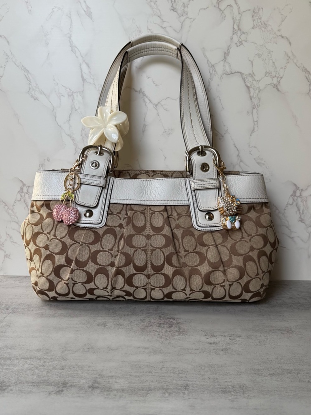White Hampton Coach Shoulder Bag 🩰˚˖𓍢 🦢✧˚.🎀༘⋆